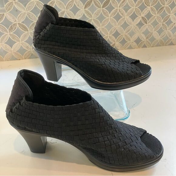 BM Bernie Mev. Claire Pull-On Open Peep Toe Heeled Slides Shoes Boots Black 37 - Picture 1 of 11